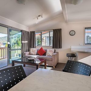 Deluxe Cabin Lake View